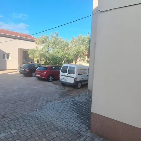 Duje *